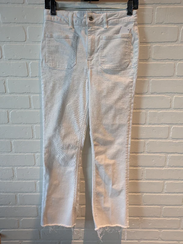 women's denim jeans with button-fly closureWhite Jeans Straight Zara, Size 4