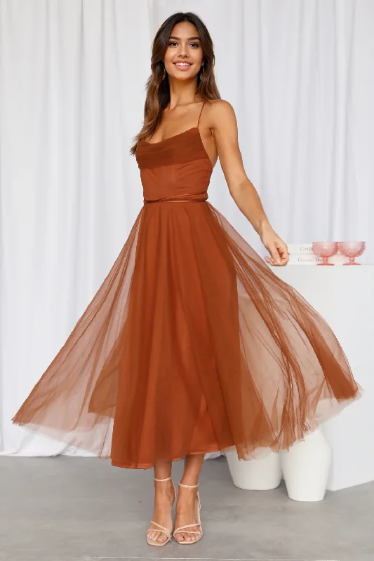 Casual Chic DressSignal My Way Tulle Midi Dress Chocolate