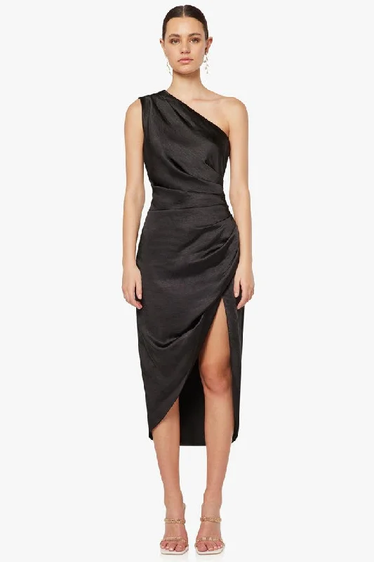 women's breathable dressesElliatt Cassini Dress - Black